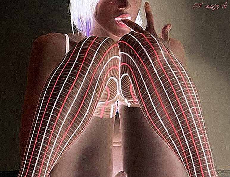 LF 4493 1b tg_ret adj blue ret bis xl x700 rev br